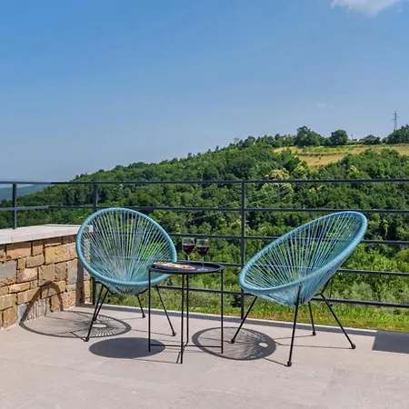 Villa Padova For 12 Persons Near Motovun With 84 M2 Infinity Pool With Panoramic View & Beautiful Garden Kascerga