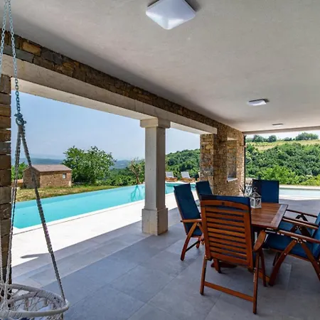 Padova For 12 Persons Near Motovun With 84 M2 Infinity Pool With Panoramic View & Beautiful Garden *