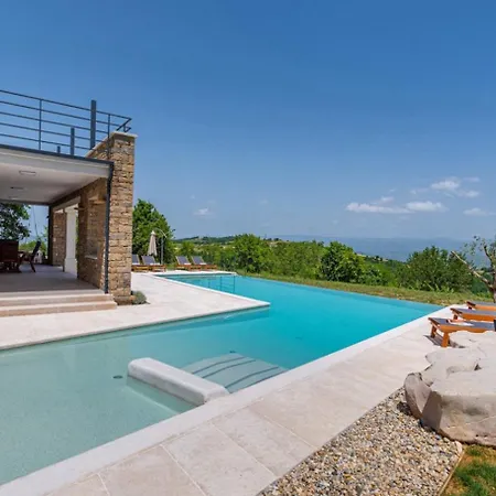 Padova For 12 Persons Near Motovun With 84 M2 Infinity Pool With Panoramic View & Beautiful Garden