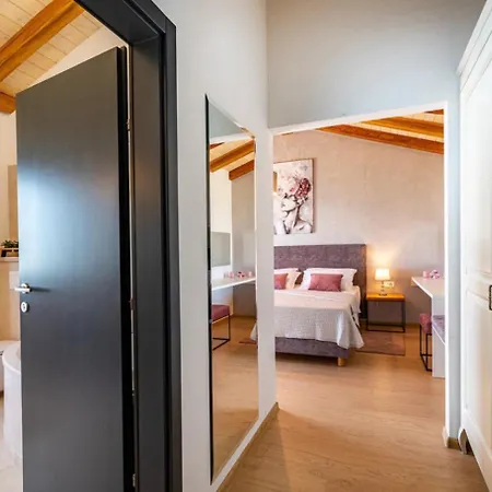 Padova For 12 Persons Near Motovun With 84 M2 Infinity Pool With Panoramic View & Beautiful Garden